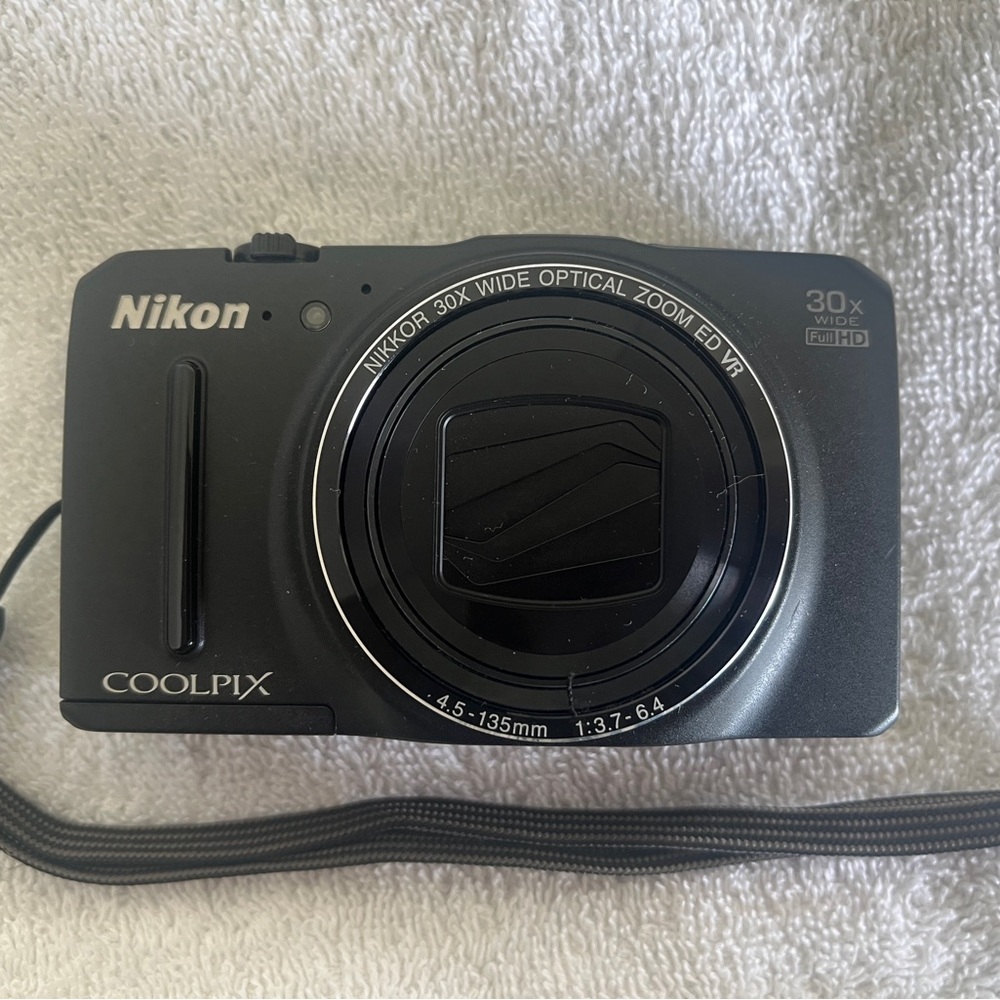 Nikon COOLPIX S9700 Digital Camera